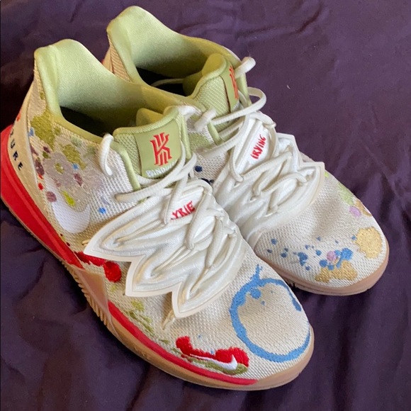 Nike Kyrie 5 PE - light basketball shoes - Picture 1 of 5